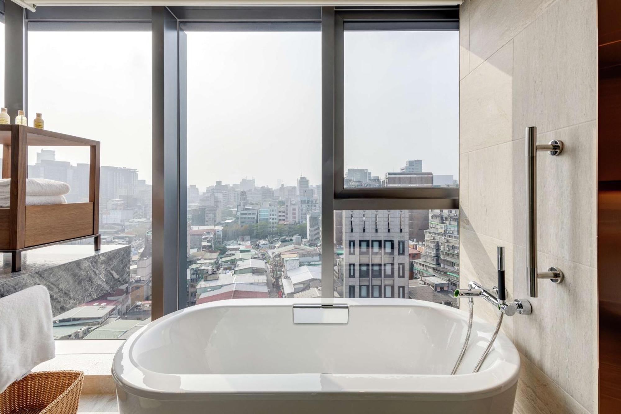 Doubletree By Hilton Taipei Zhongshan Luaran gambar