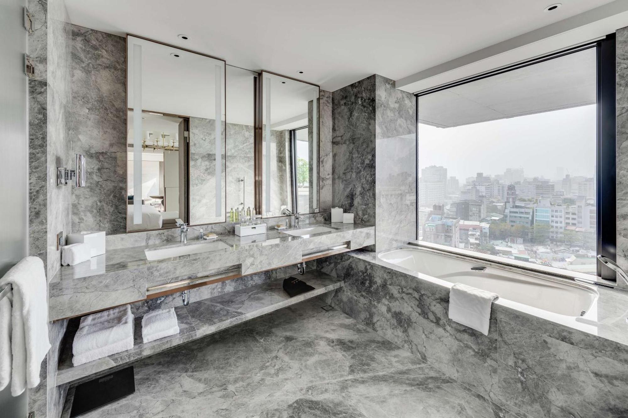Doubletree By Hilton Taipei Zhongshan Luaran gambar